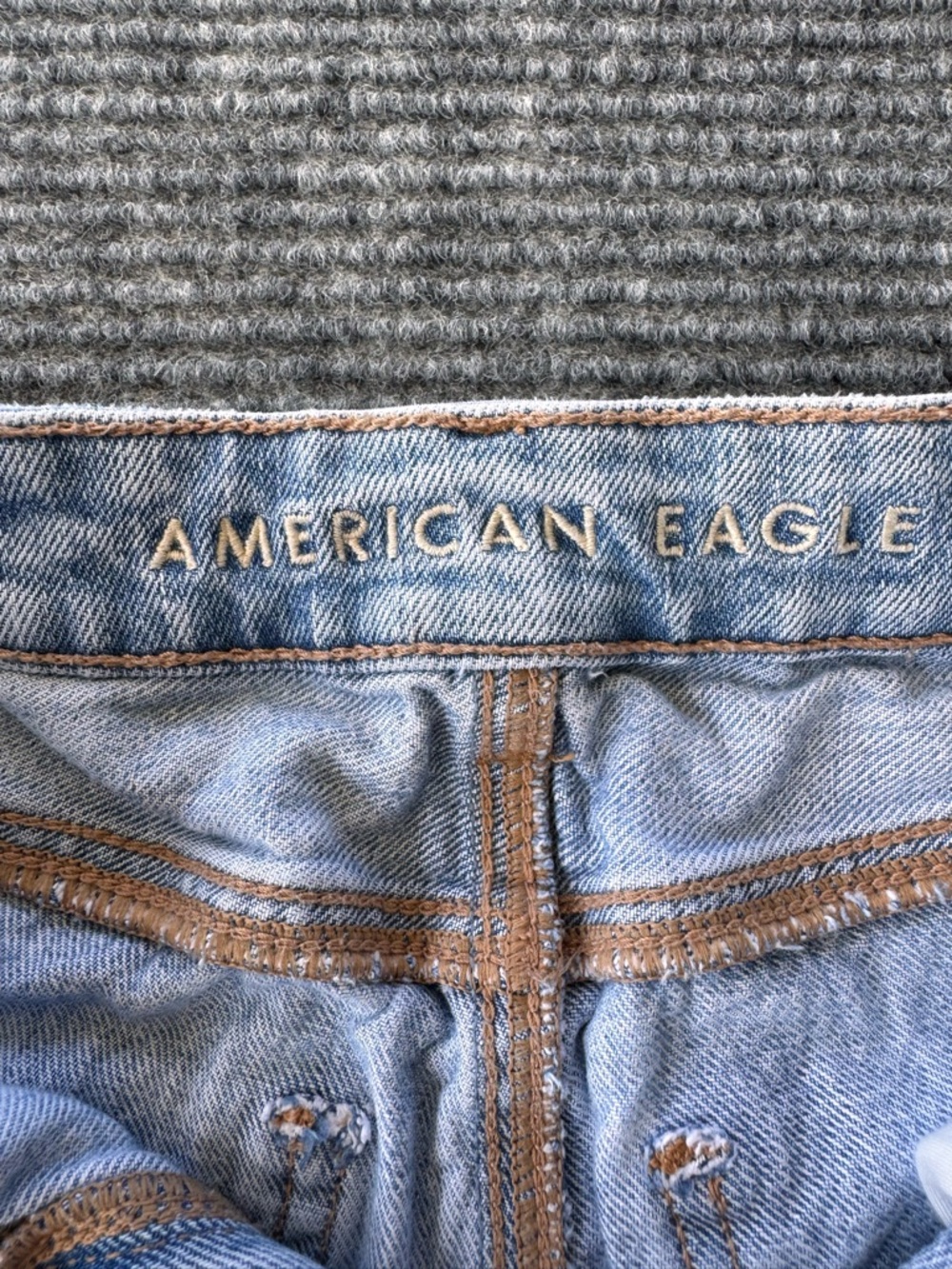 American Eagle Outfitters Baggy Mom distressed short 00 - Picture 3 of 8